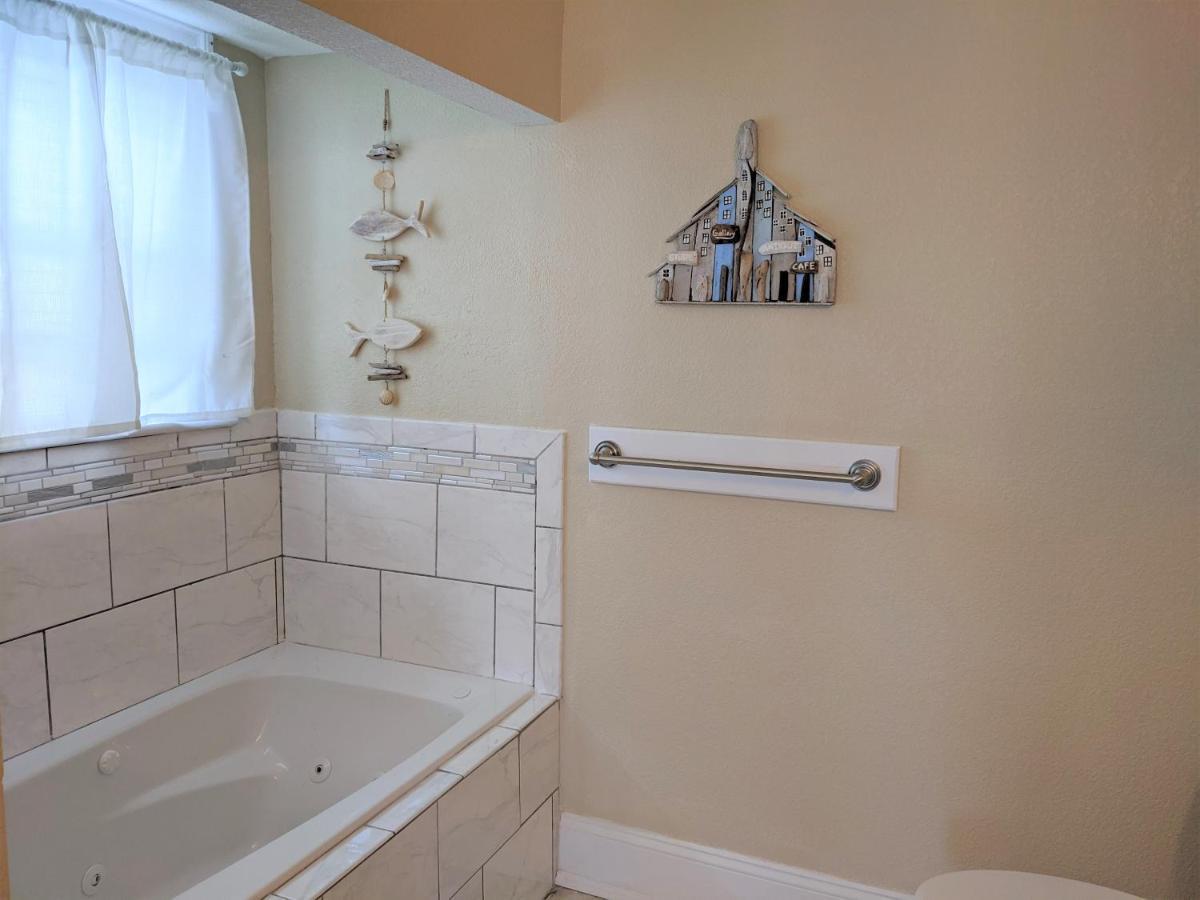 2508 Beach Rd, Semi-Oceanfront, Pool/Hot Tub Nags Head Eksteriør bilde